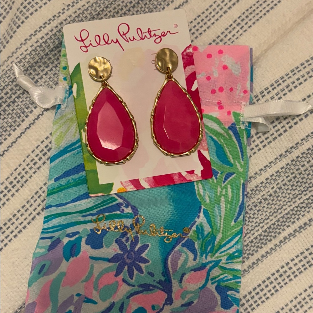NWT Lilly Pulizter earrings